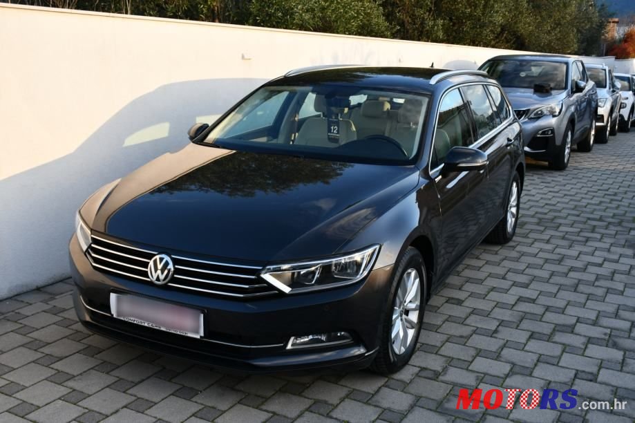 2019' Volkswagen Passat Variant photo #3