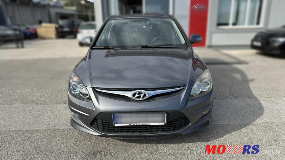 2011' Hyundai i30 1,4 16V photo #2