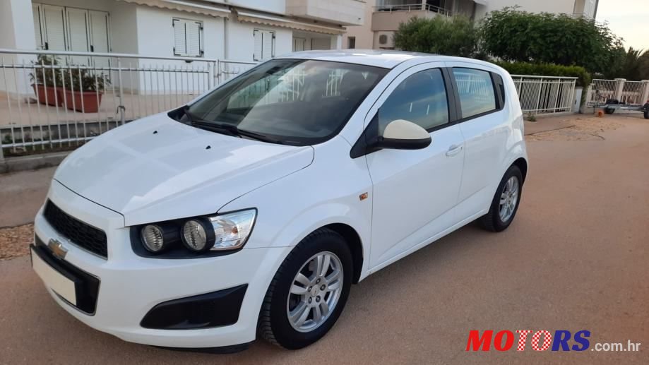 2013' Chevrolet Aveo photo #2