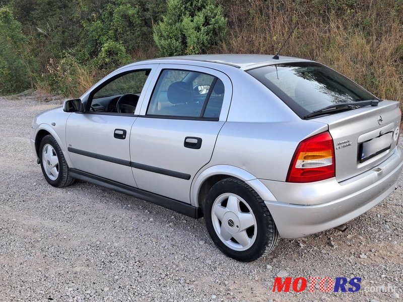 2007' Opel Astra Classic photo #2
