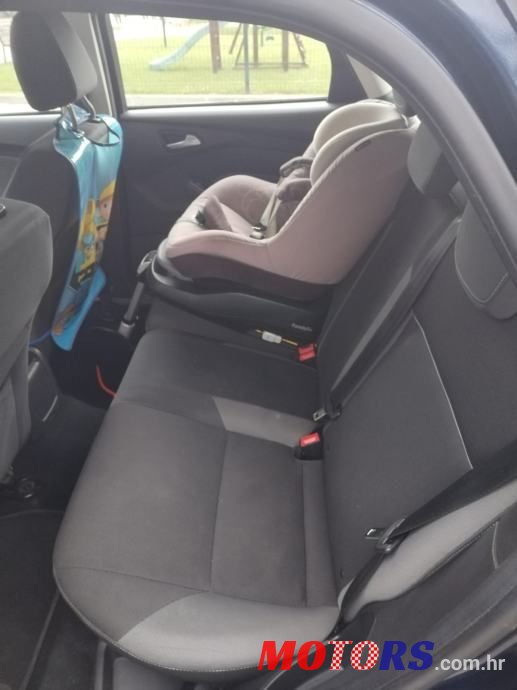 2012' Ford Focus Karavan photo #2