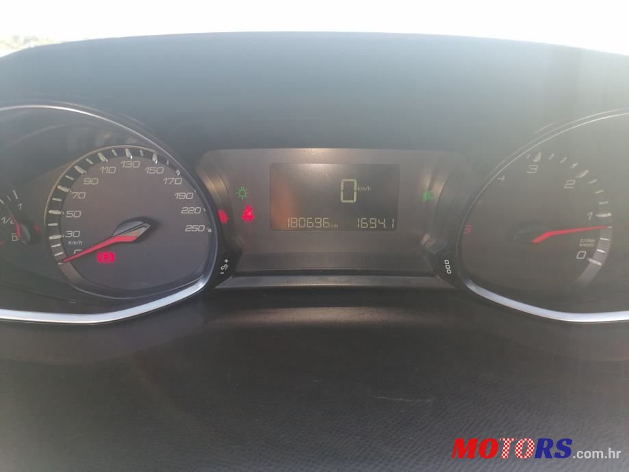 2017' Peugeot 308 1,6 Bluehdi photo #3