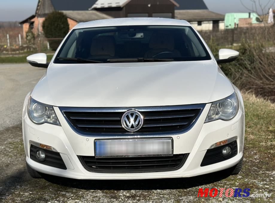 2011' Volkswagen Passat 2,0 Tdi photo #1