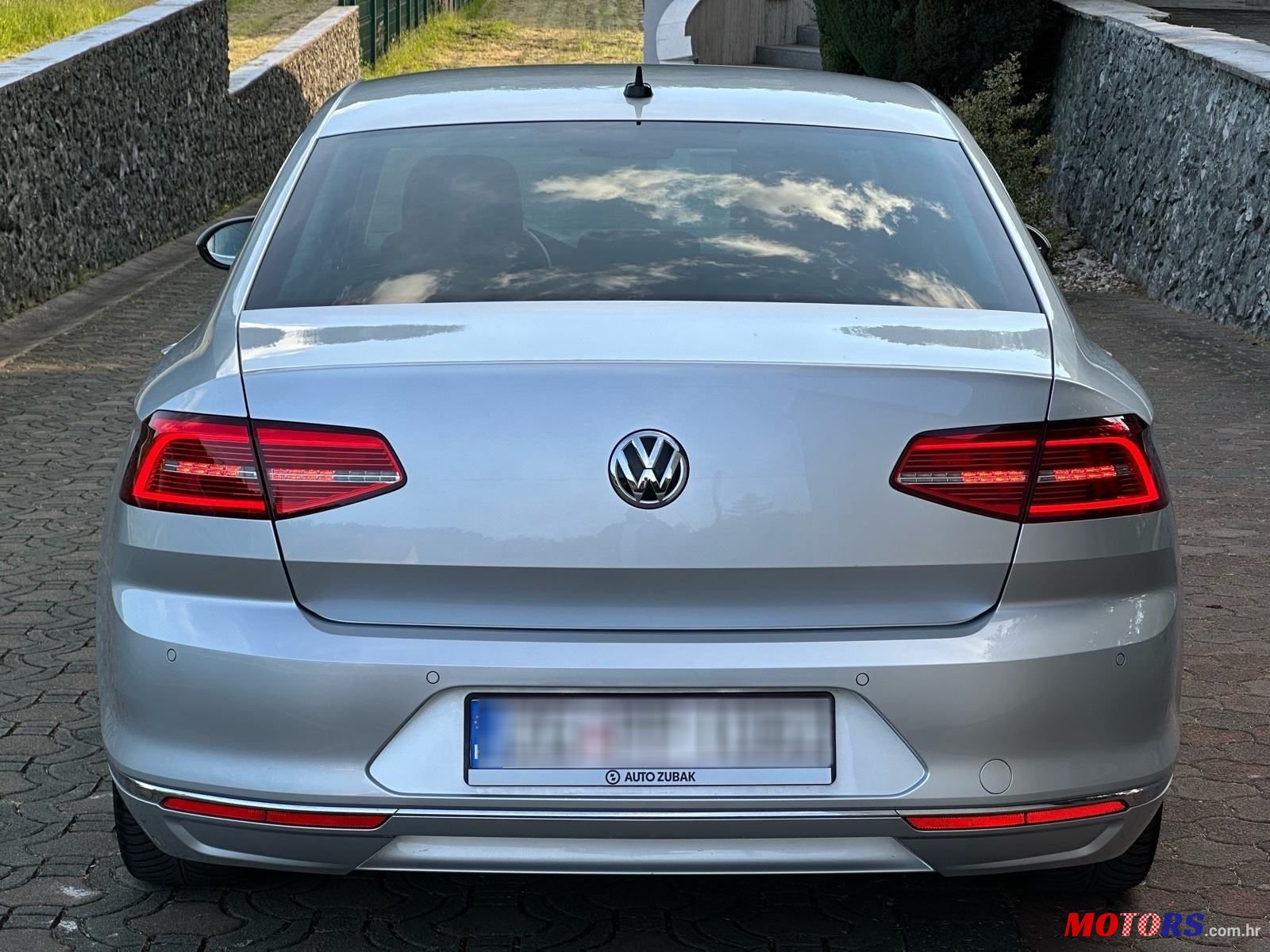 2018' Volkswagen Passat photo #5