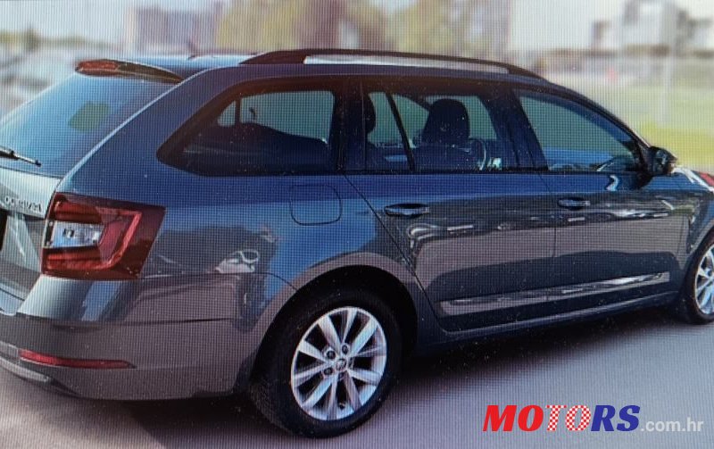 2020' Skoda Octavia Combi photo #2