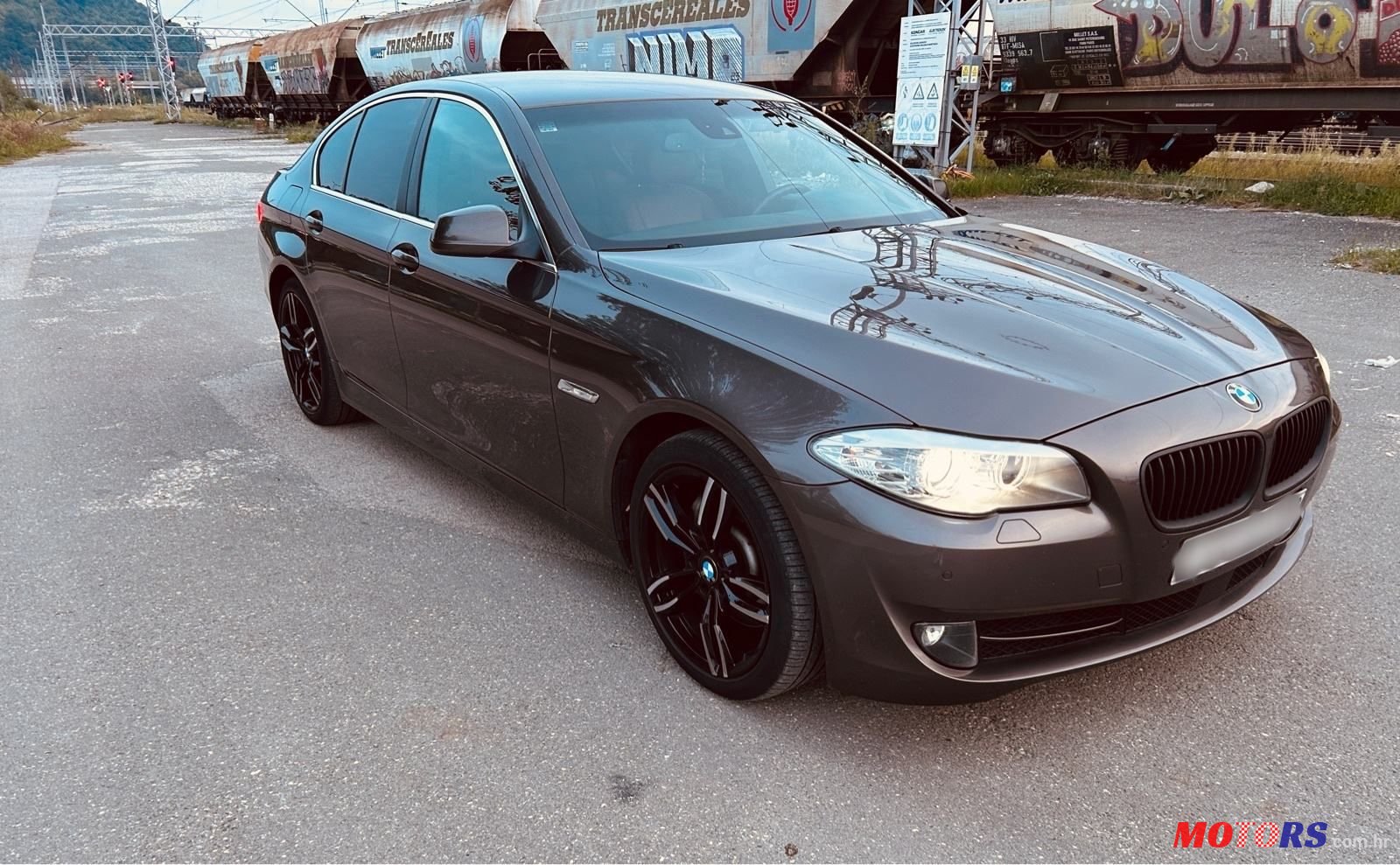 2012' BMW Serija 5 525Xd photo #3