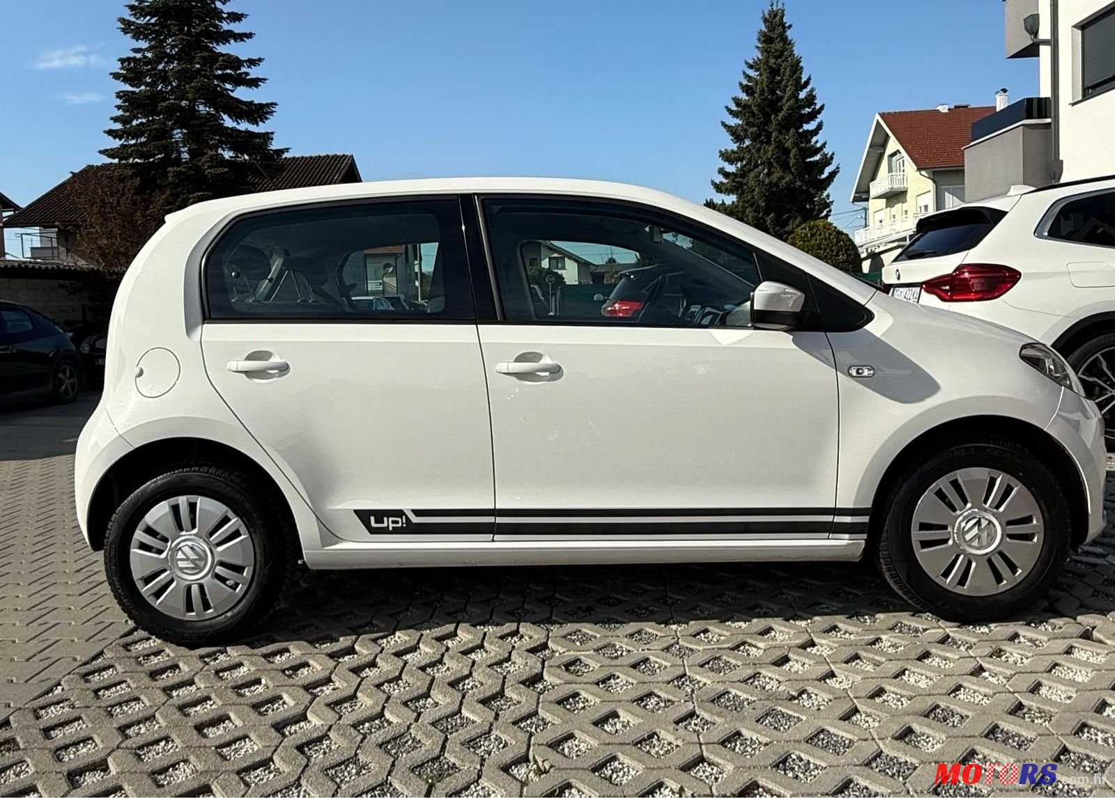 2014' Volkswagen Up! 1,0 Up! photo #2