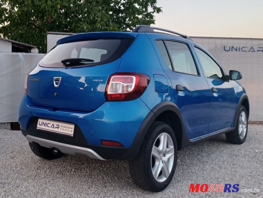 2016' Dacia Sandero photo #3