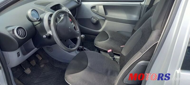2010' Peugeot 107 1,0 photo #5