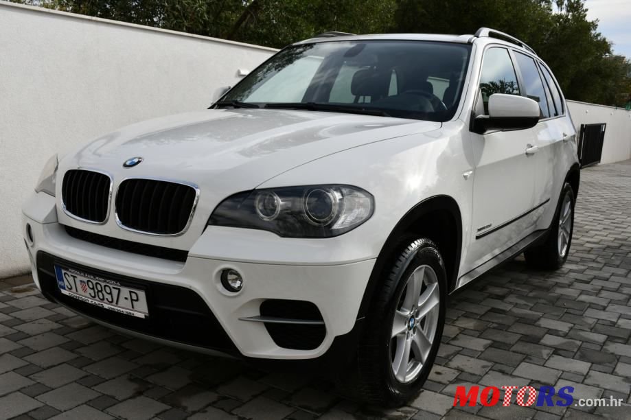 2011' BMW X5 Xdrive30D photo #1
