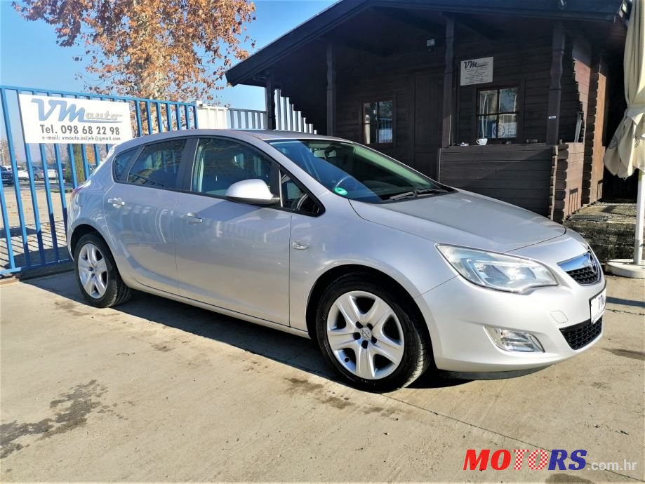 2011' Opel Astra 1,7 Cdti photo #2