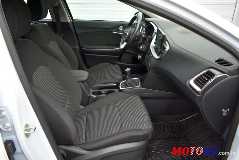 2021' Kia Ceed photo #5