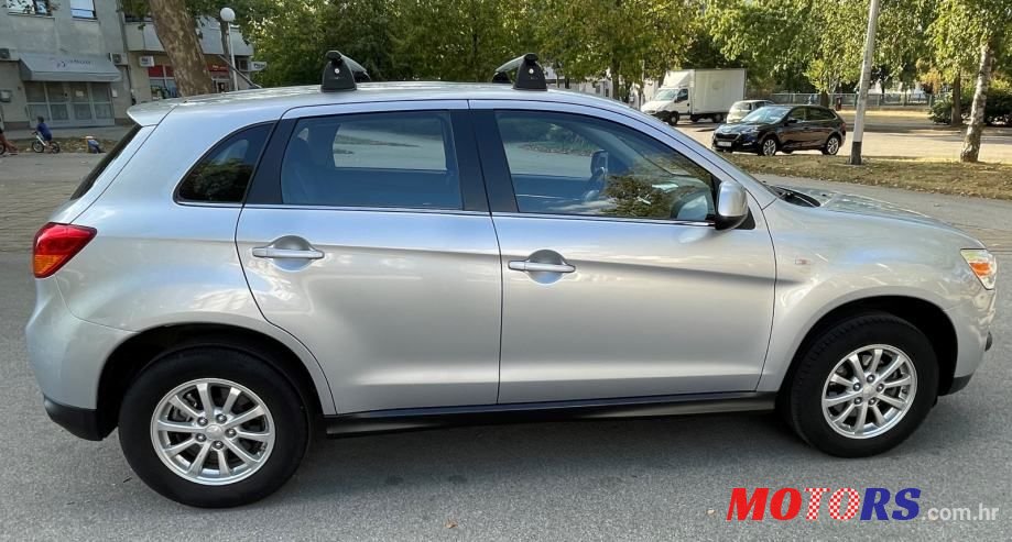 2014' Mitsubishi ASX photo #6