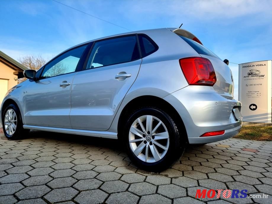 2015' Volkswagen Polo 1,0 photo #6