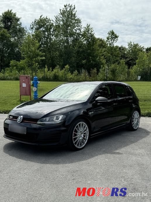 2014' Volkswagen Golf VII photo #3