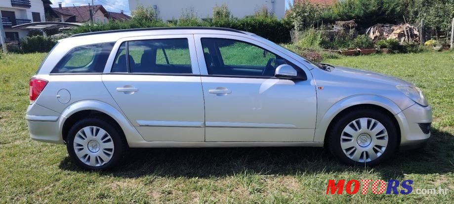2008' Opel Astra 1,7 Cdti photo #5