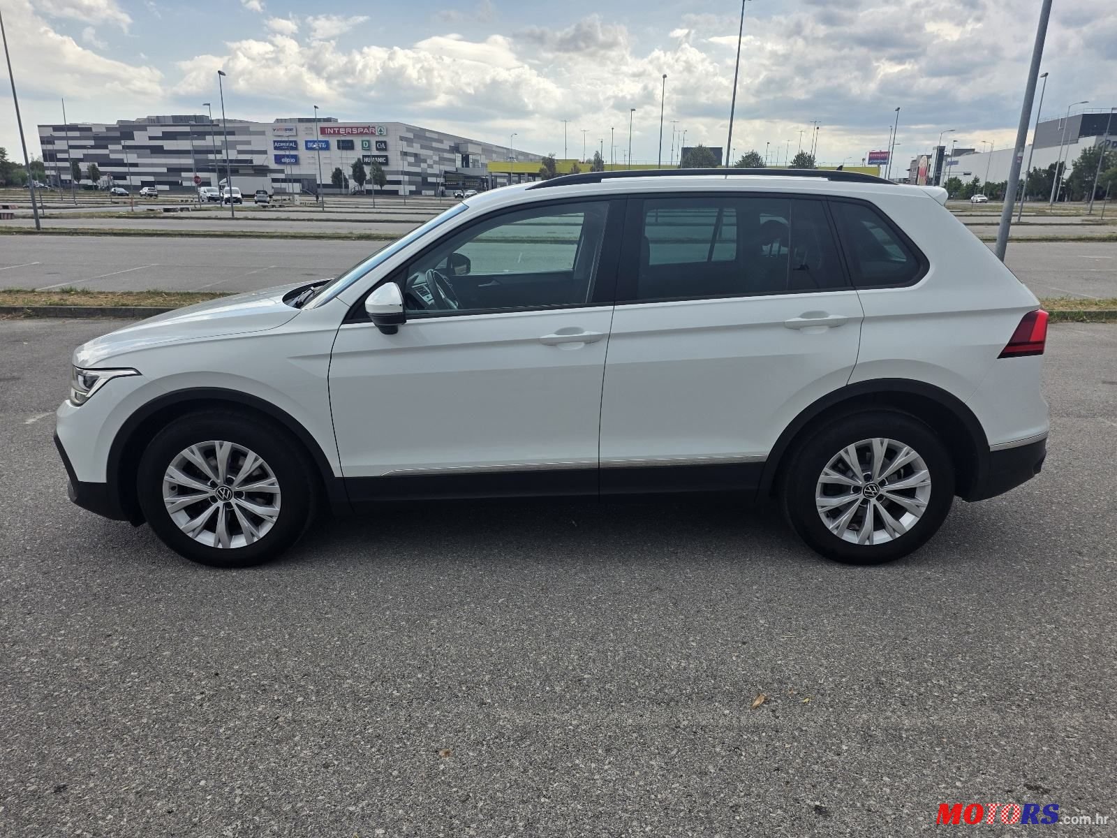 2022' Volkswagen Tiguan 2,0 photo #3