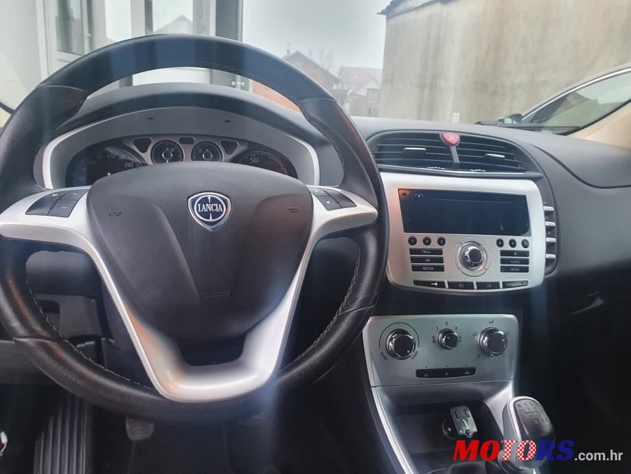 2010' Lancia Delta 1.4 photo #6