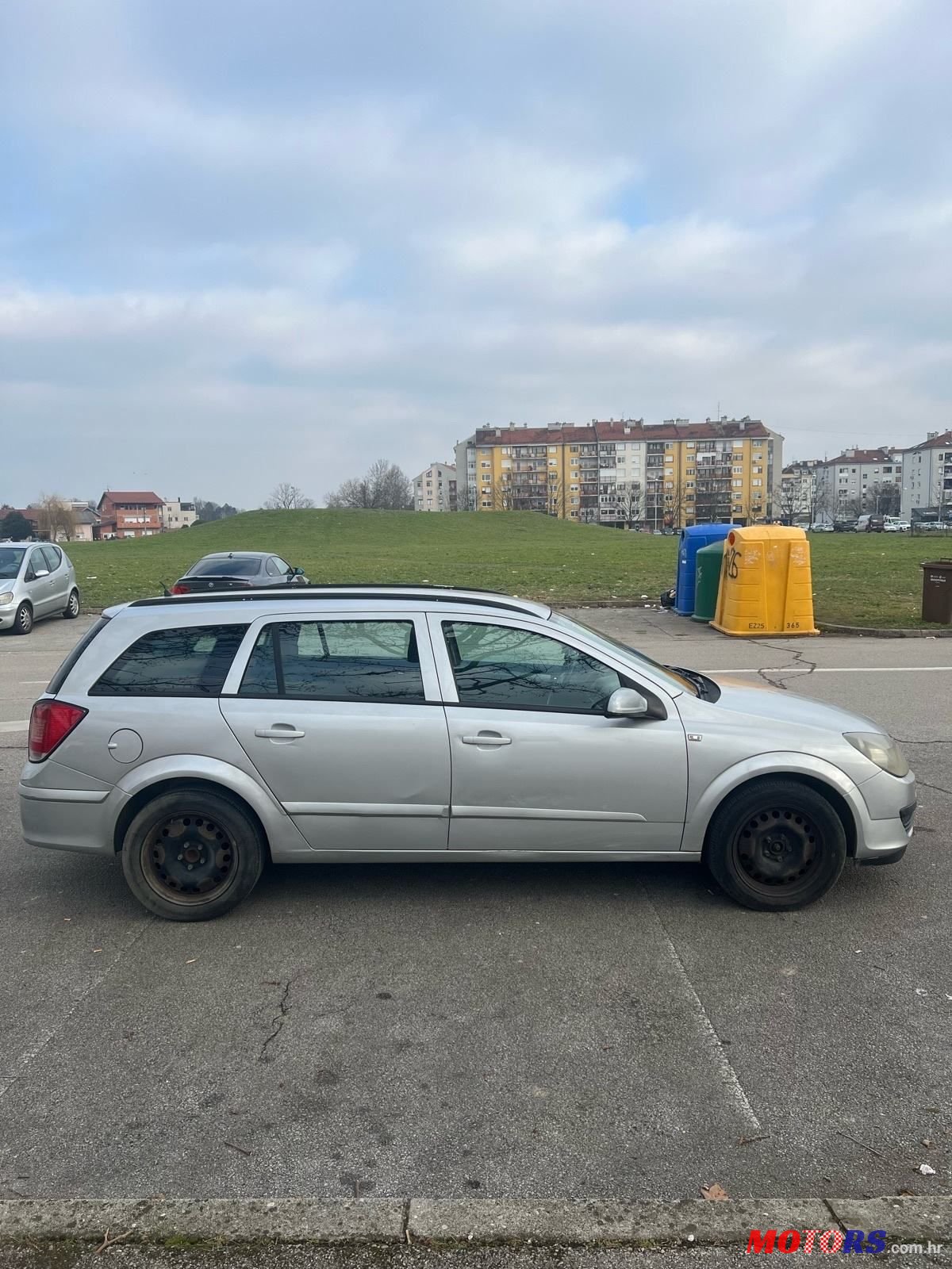 2007' Opel Astra Karavan photo #4