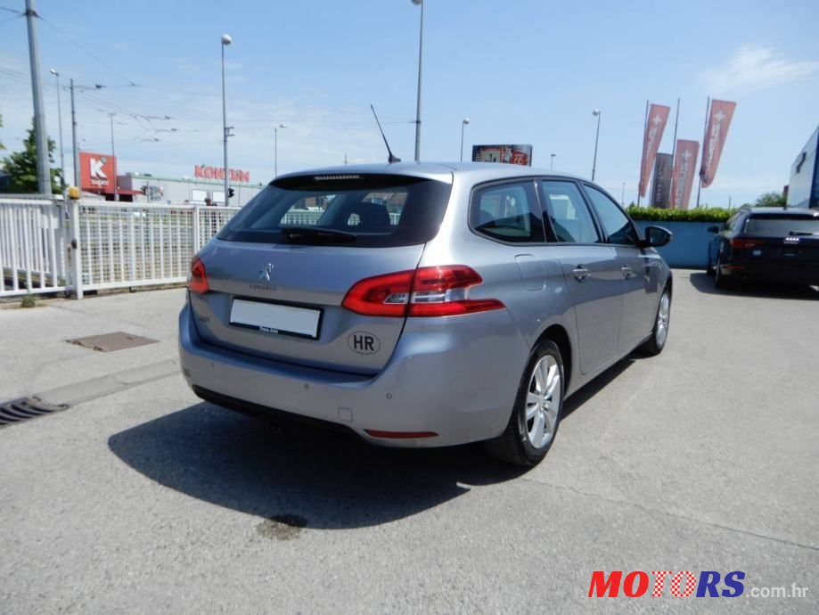 2017' Peugeot 308 Sw photo #1
