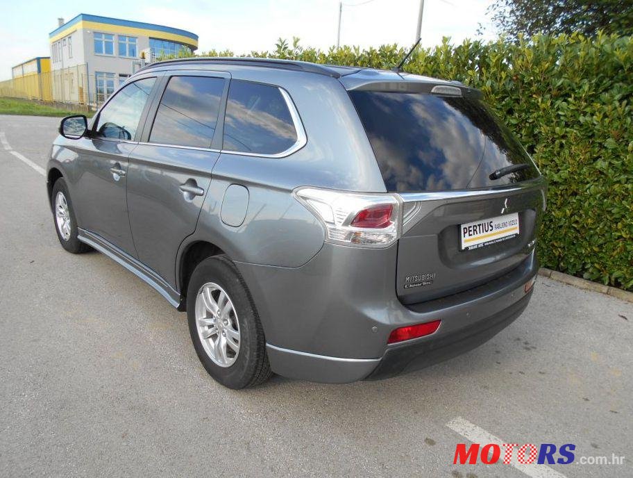 2014' Mitsubishi Outlander 2,2 Di-D Invite photo #2