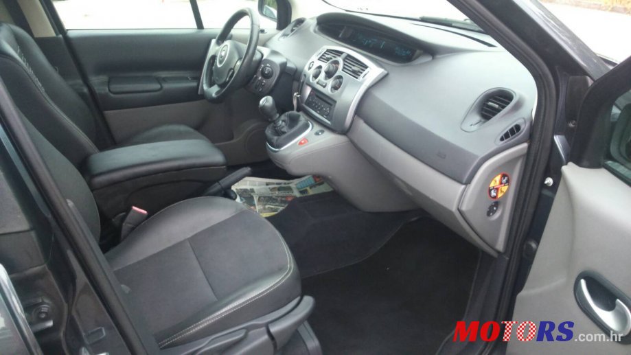 2008' Renault Scenic photo #3