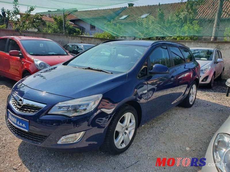 2011' Opel Astra 1,7 Cdti photo #1