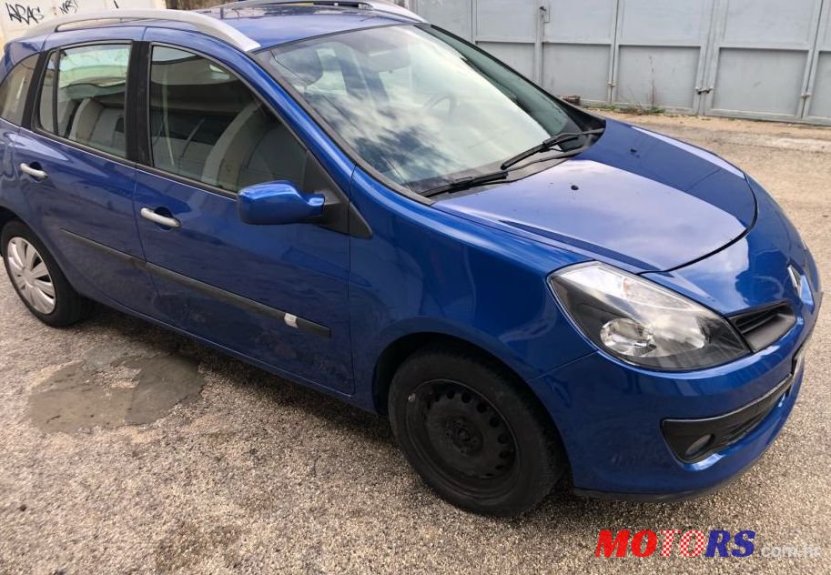 2008' Renault Clio 1,5 Dci photo #1