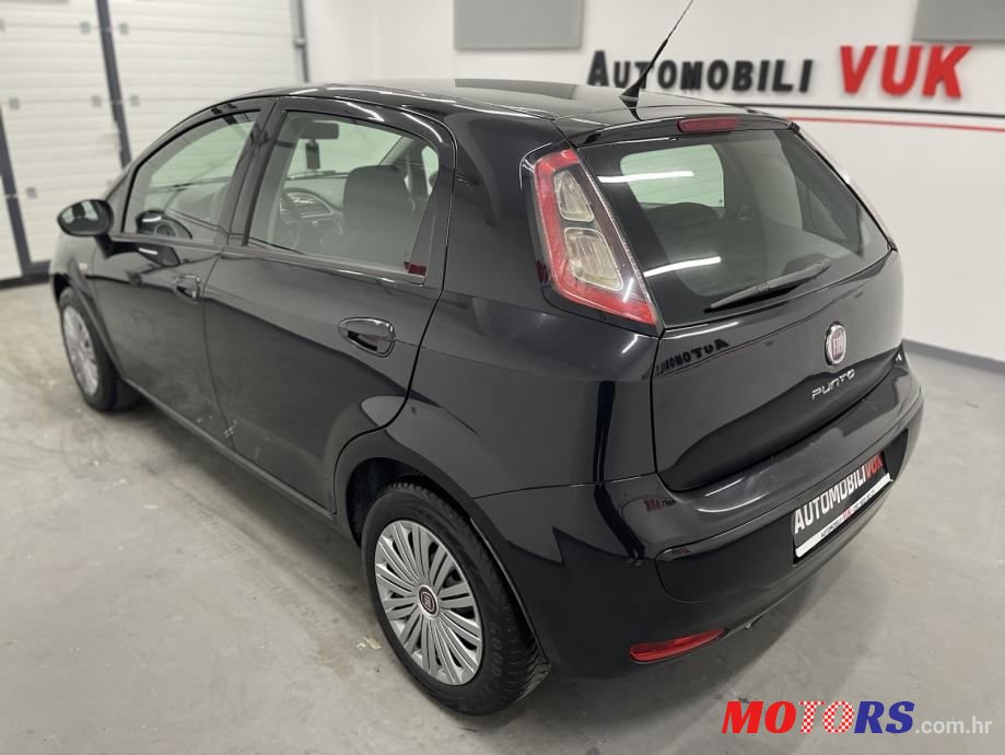 2011' Fiat Punto Evo photo #4