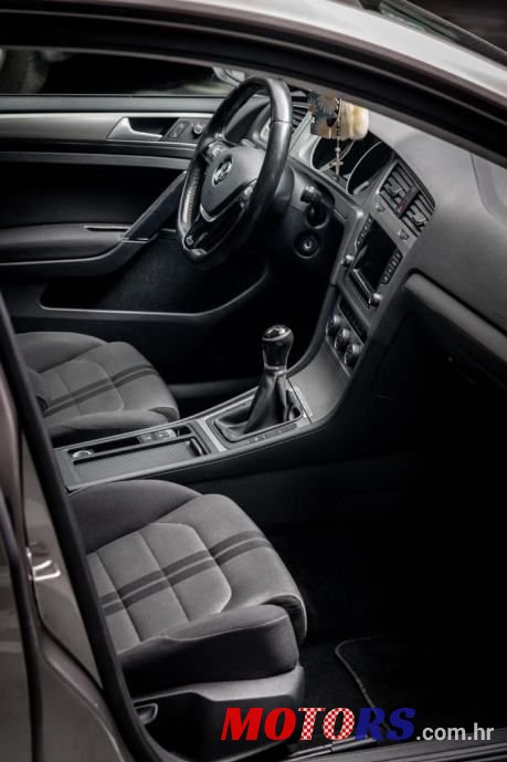 2015' Volkswagen Golf 7 Golf R photo #5