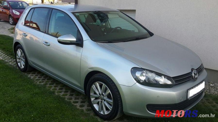 2010' Volkswagen Golf VI 1,6 Tdi photo #1