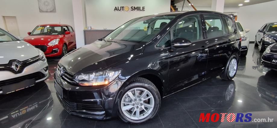 2016' Volkswagen Touran 1,6 Tdi photo #1