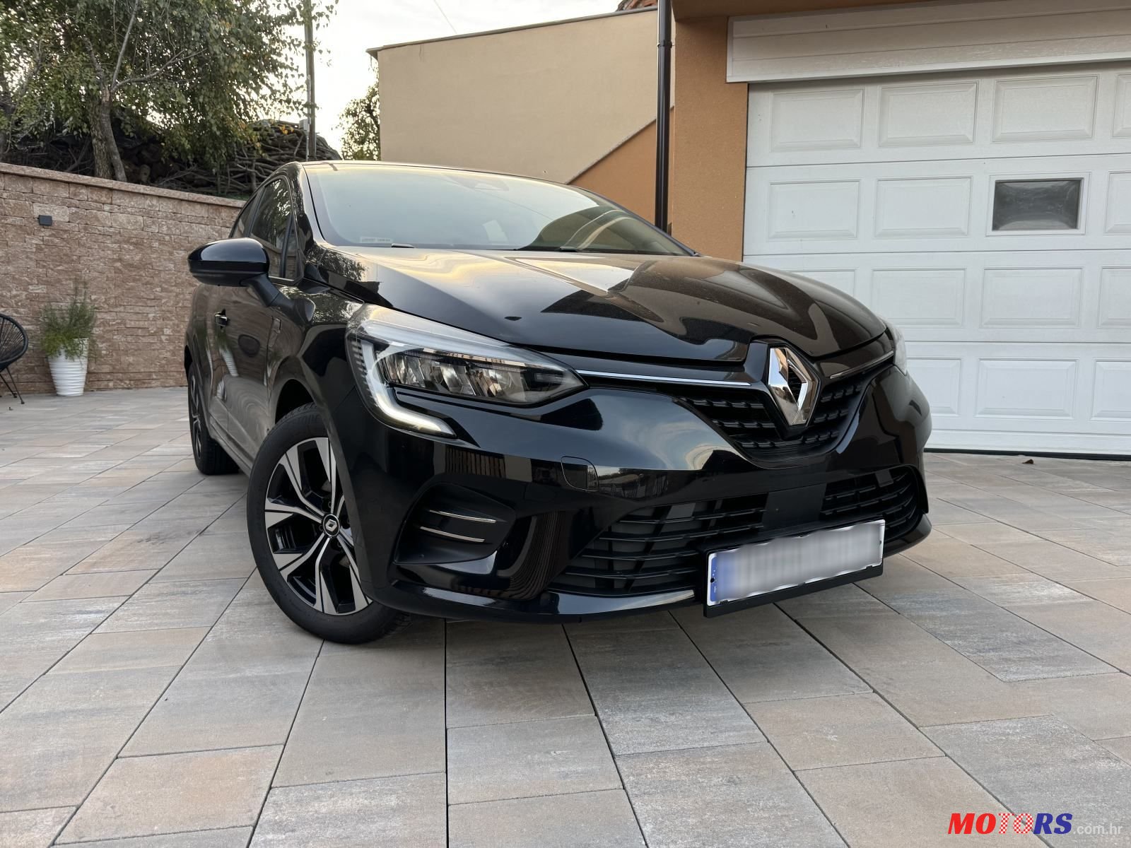 2022' Renault Clio Sce photo #1