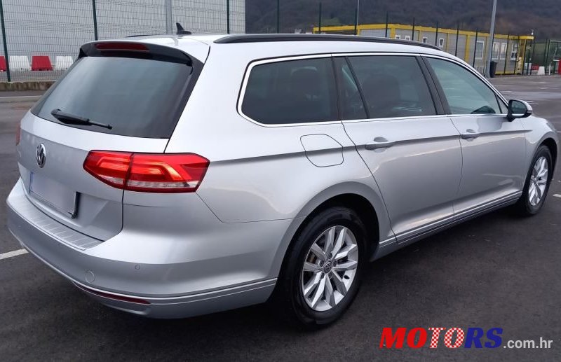 2019' Volkswagen Passat Variant photo #4