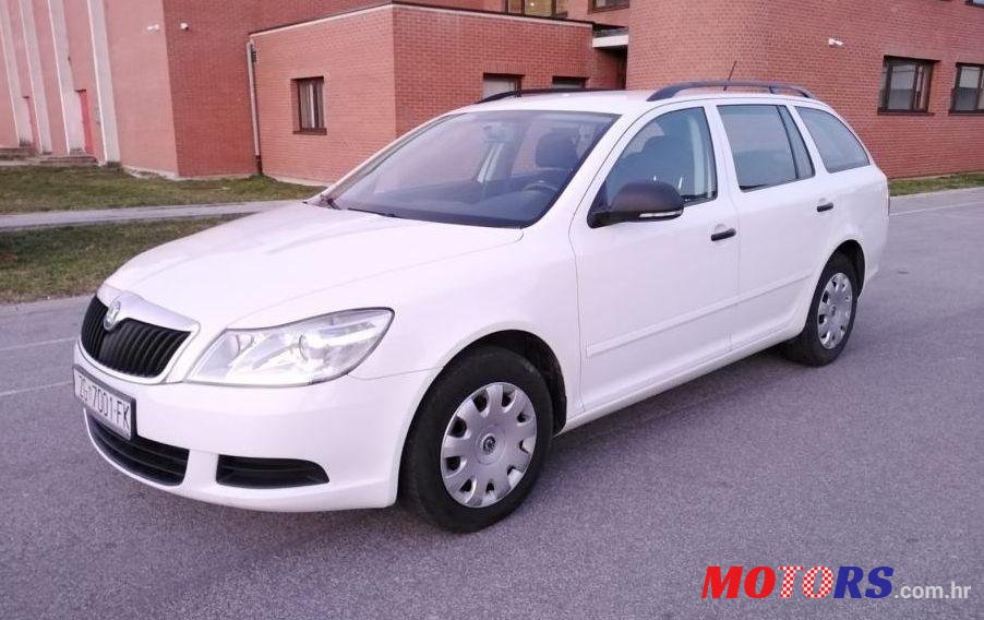 2011' Skoda Octavia Combi 1,6 Tdi photo #1
