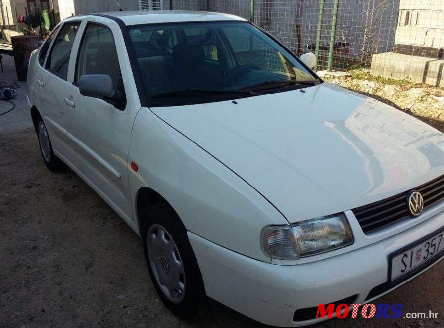 1998' Volkswagen Polo Classic Classic 1,4 photo #1