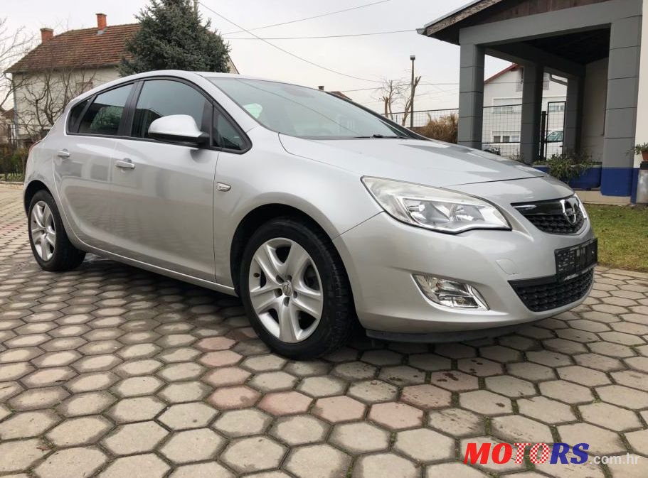 2011' Opel Astra 1,7 Cdti photo #1