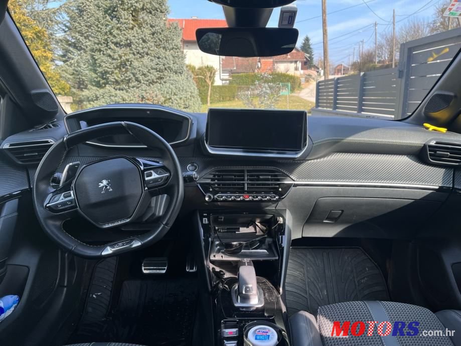 2020' Peugeot 208 photo #6