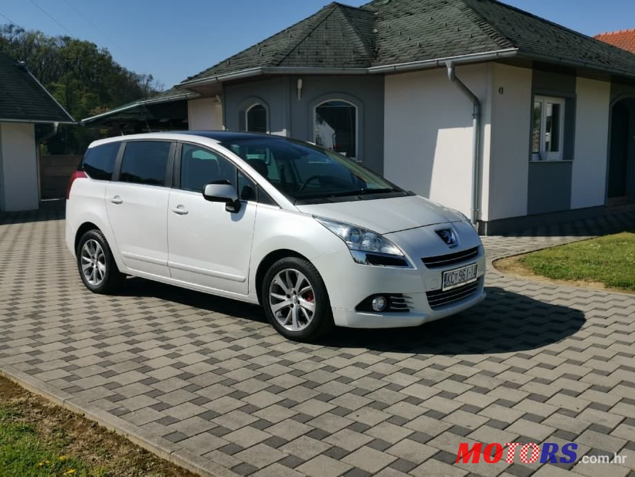 2011' Peugeot 5008 1,6 Hdi photo #1