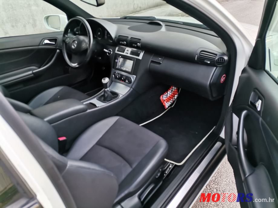 2010' Mercedes-Benz CLC photo #1