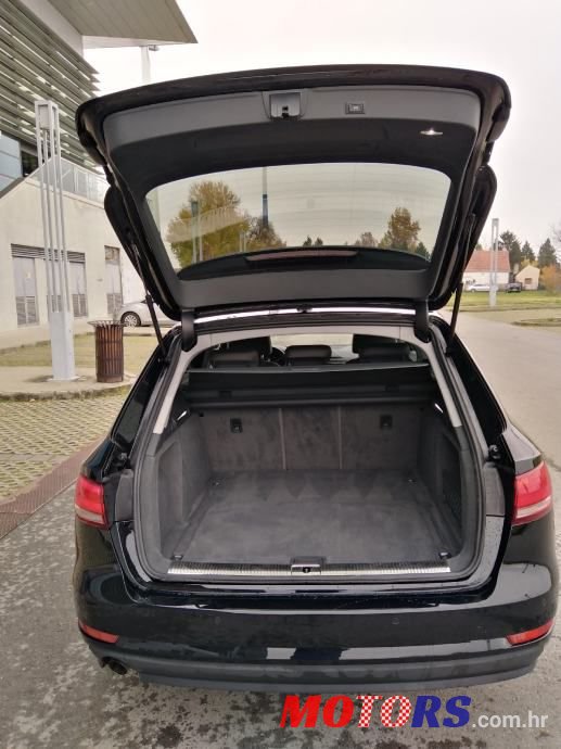 2017' Audi A4 Avant photo #5