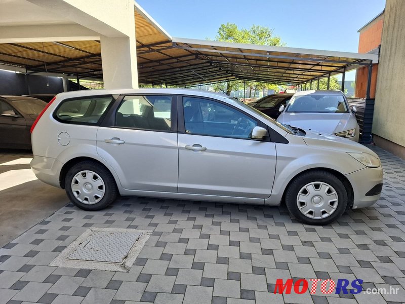 2009' Ford Focus Karavan photo #4