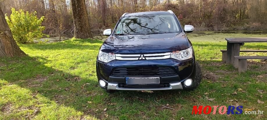 2015' Mitsubishi Outlander 2,2 Di-D photo #1