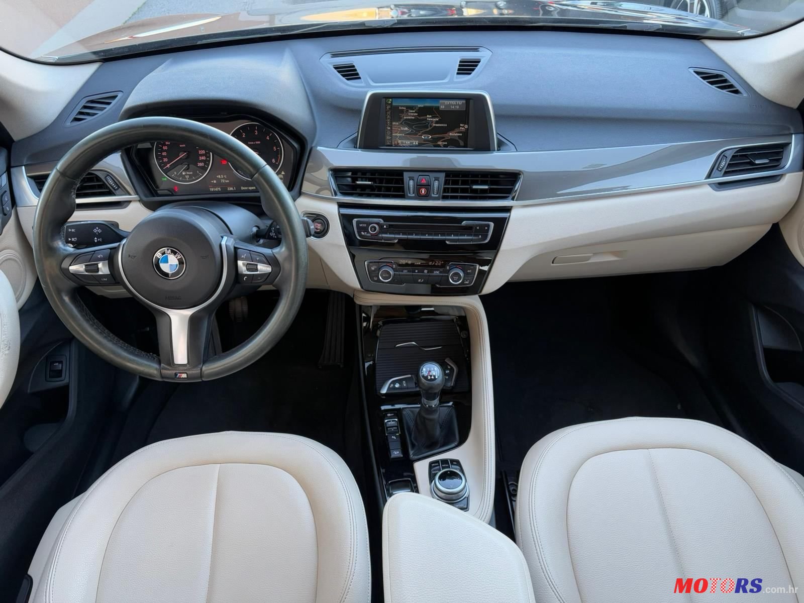 2016' BMW X1 20D photo #4