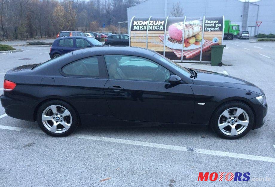 2008' BMW 3 Series 320D photo #1