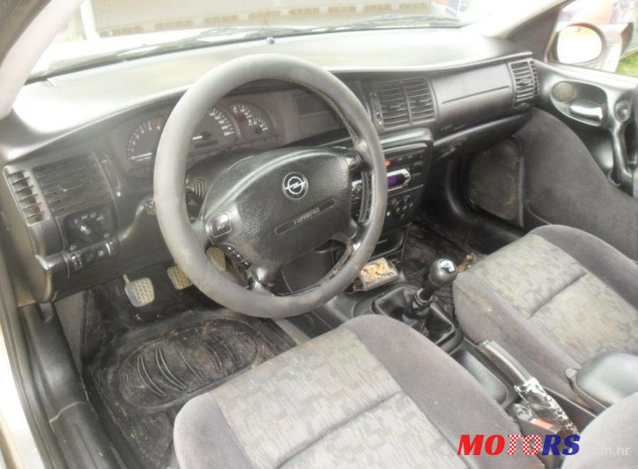 1999' Opel Vectra Gl 2,0 Dti 16V photo #4