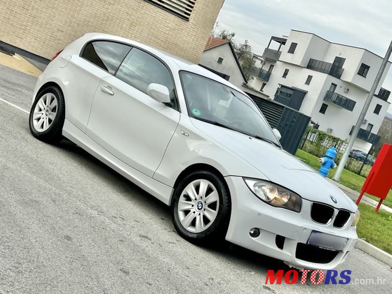 2010' BMW Serija 1 116D photo #3