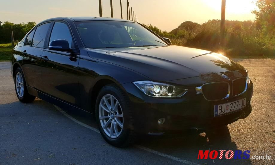 2013' BMW Serija 3 318D photo #4
