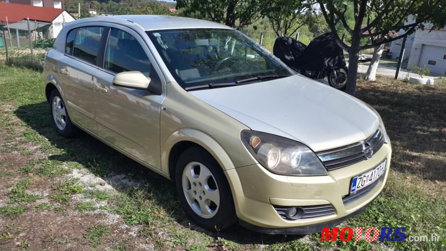 2005' Opel Astra 1,7 Cdti photo #1