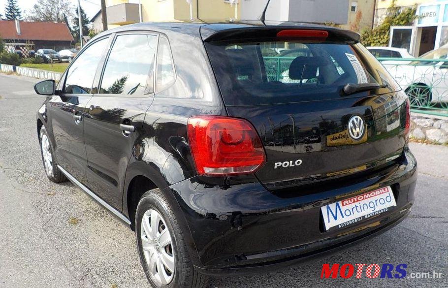 2011' Volkswagen Polo photo #2